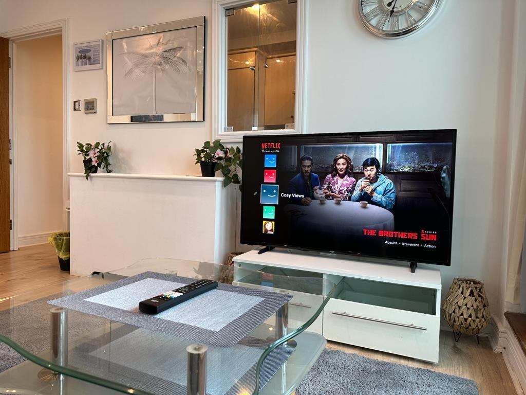 Apartament Cosy Views Londyn Zewnętrze zdjęcie