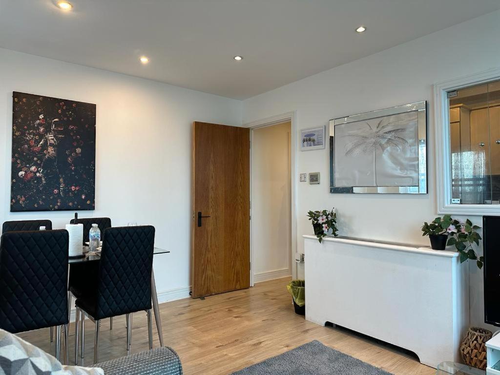 Apartament Cosy Views Londyn Zewnętrze zdjęcie